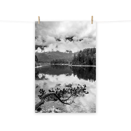Eibsee mit Zugspitze hinter Wolken - Poster